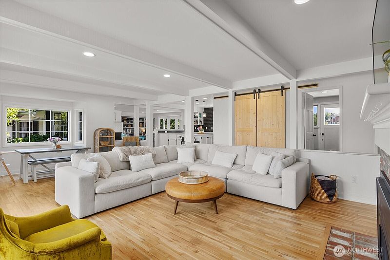 5th image of 21520 50th Avenue NW