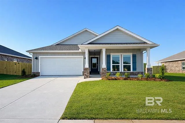 1069 Hayward Loop — Photo 1
