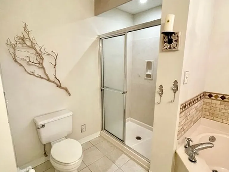 1315 Forest Shore Dr — Photo 18