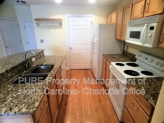 4th image of 718 Trade St #709