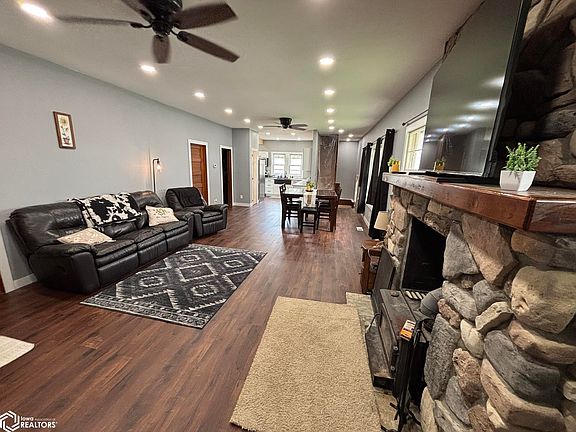 3rd image of 315 7th St