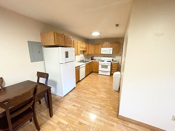3rd image of 52 Campus Dr #1B-1Ba-850Sqft