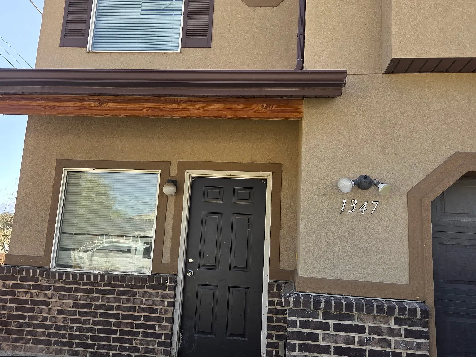 4 bed, 2.5 bath, 1700 sqft, $2,000 — Photo 2