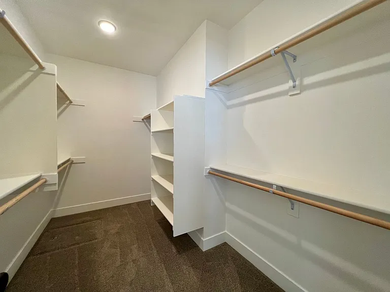 19321 Dublin Ave — Photo 13