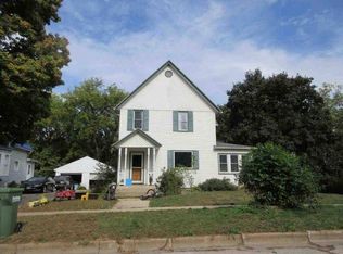 702 N Main St, Elkader, IA 52043