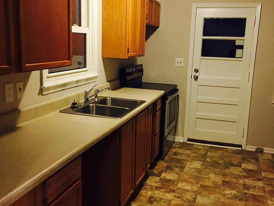 2nd image of 2844 Royston Rd