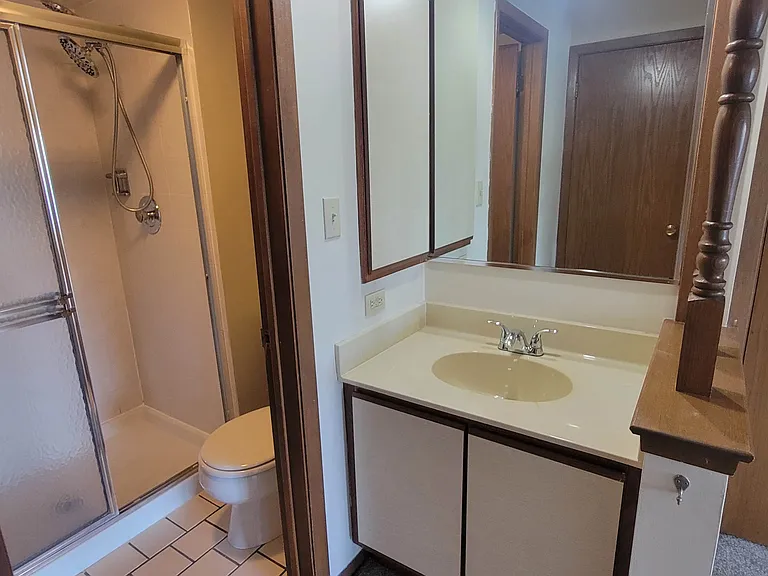 805 Oakton St — Photo 13