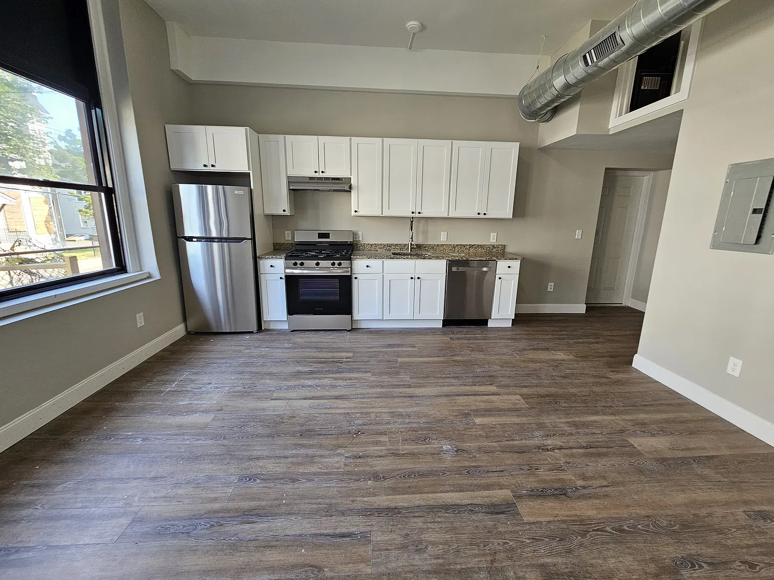 2 bed, $1,700 — Photo 2