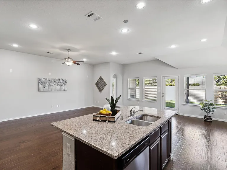 1409 Freesia Dr — Photo 13