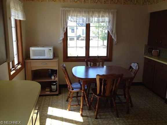 2nd image of 7914 Thornton Dr