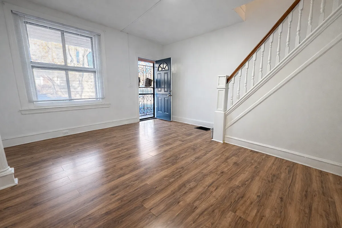 Building Photo - 5114 Parrish St