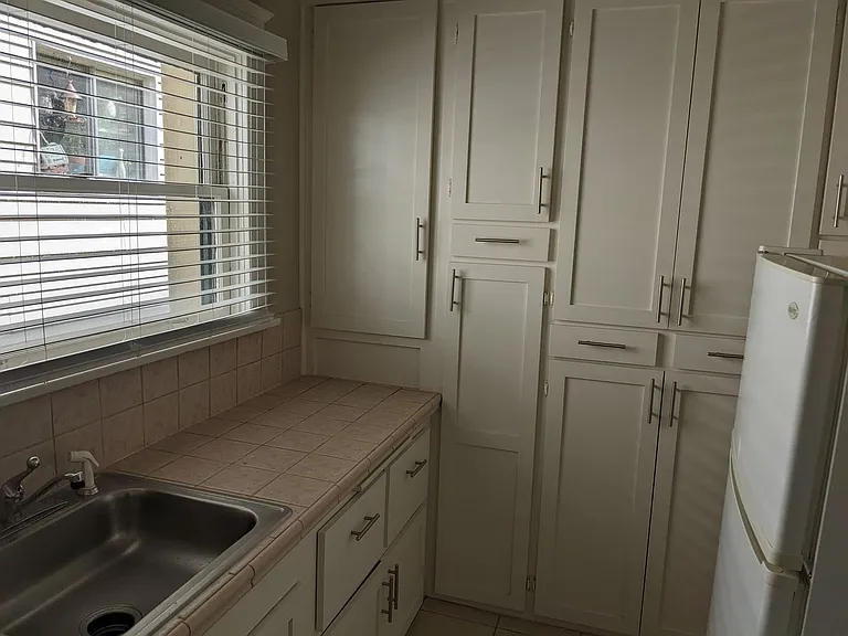 57 Linden Ave — Photo 1