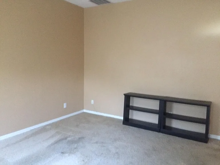 Spacious rooms with lots of natural sunlight