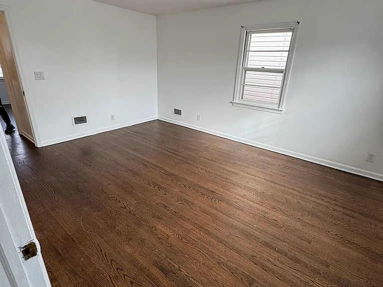 737 Linden Ave — Photo 11