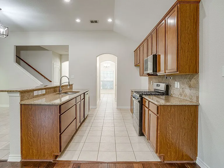 3801 Weatherstone Dr — Photo 19