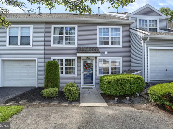 1328 N West St, Carlisle, PA 17013