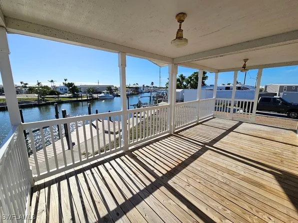 3763 Dewberry Ln, Saint James City, FL 33956