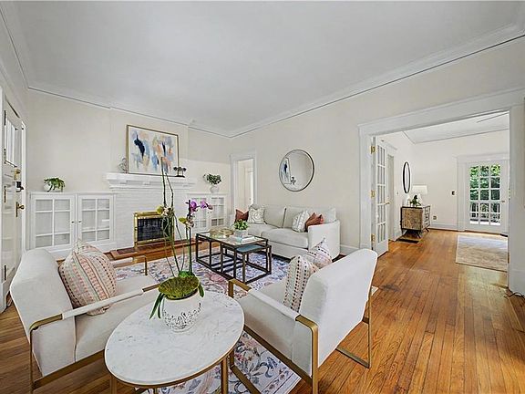 4th image of 1112 Briarcliff Pl NE