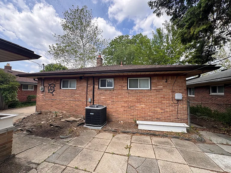 4619 Pardee Ave — Photo 2