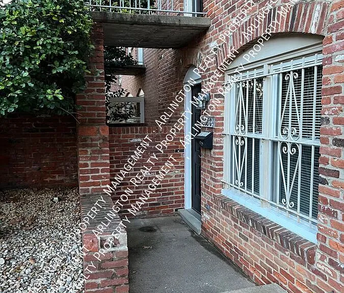 1208C N Wayne St — Photo 2