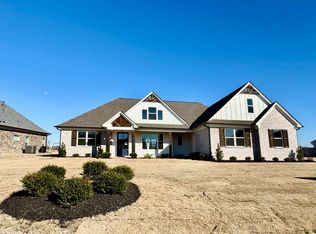 1762 Bakersfield Way, Nesbit, MS 38651