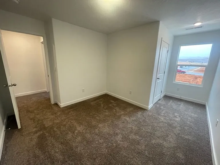 3362 E Elkhorn Ln — Photo 12