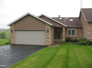 16100D Stonefield Dr, Shannon, IL 61078