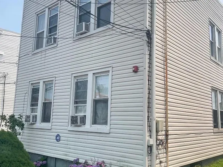 122 Buffalo Ave #4 — Photo 2