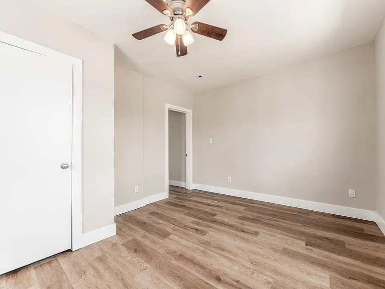 949 E Long St — Photo 19