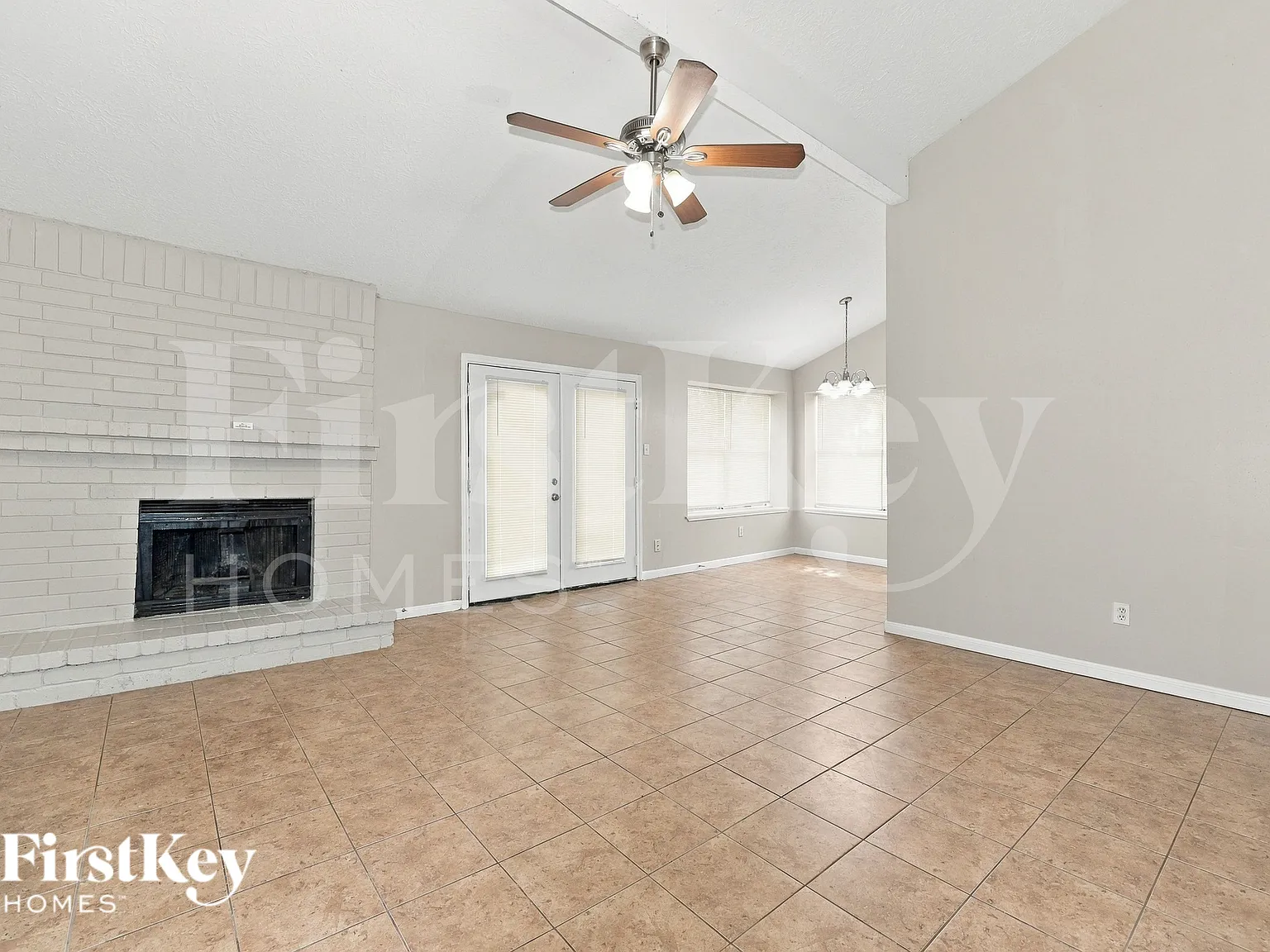 3 bed, 2.0 bath, 1553 sqft, $1,525 — Photo 3