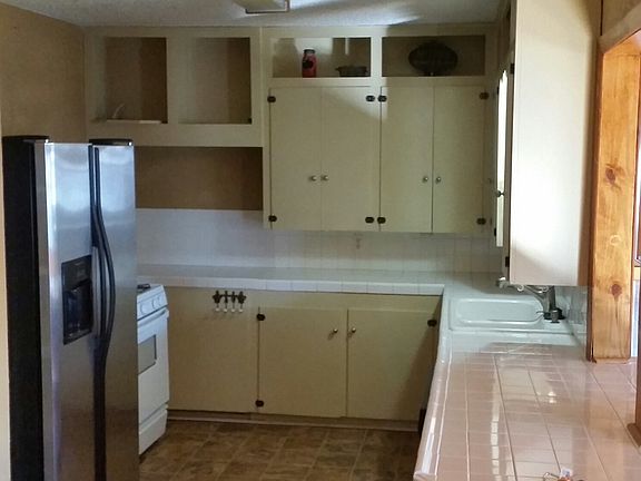 4th image of 2106 Westchester Dr