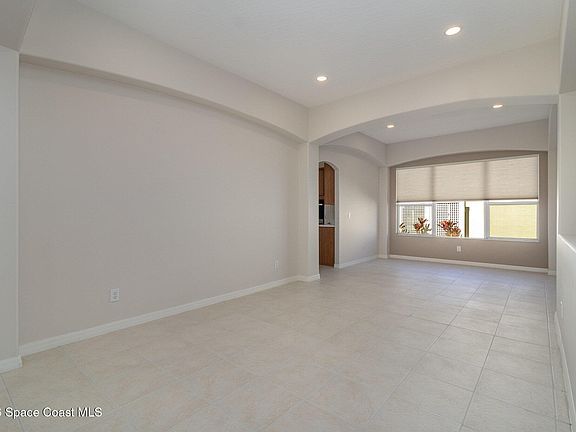 4th image of 5334 Creekwood Dr