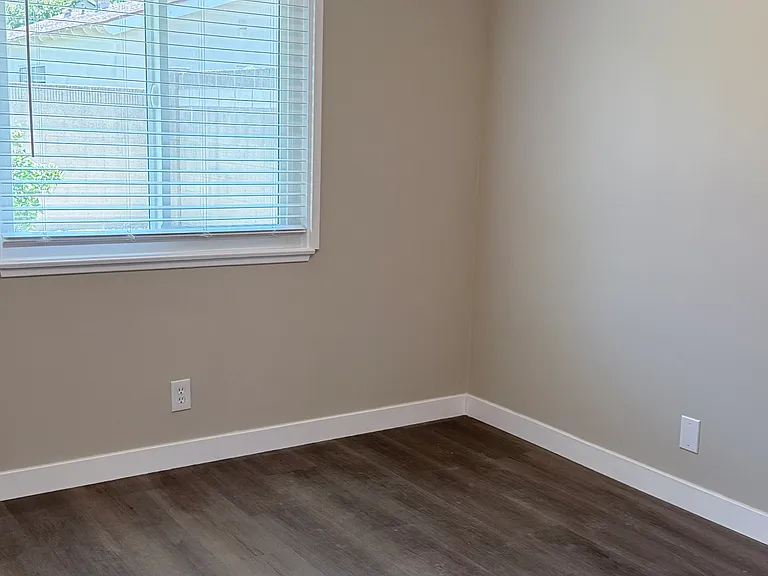 11152 Bennington St — Photo 4
