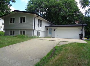 1005 20th Ave, Coralville, IA 52241