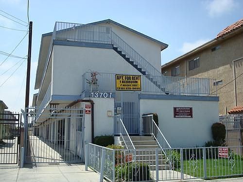 1st image of 13707 Yukon Ave APT 5