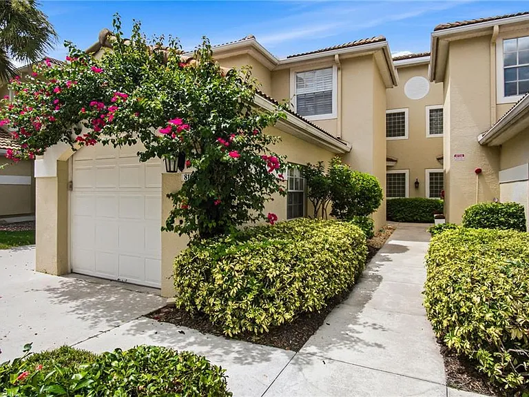 77 Silver Oaks Cir #8102 — Photo 1
