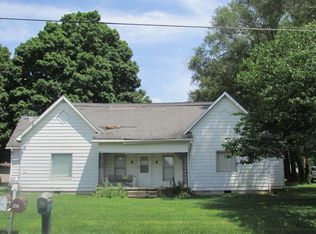 S 9th St, Mitchell, IN 47446