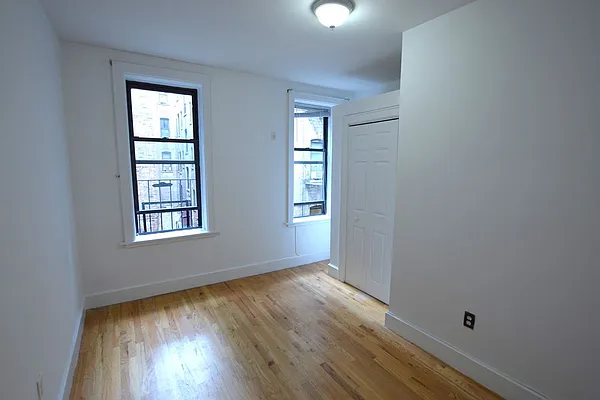 Rented by Your Vanity Realty | media 19