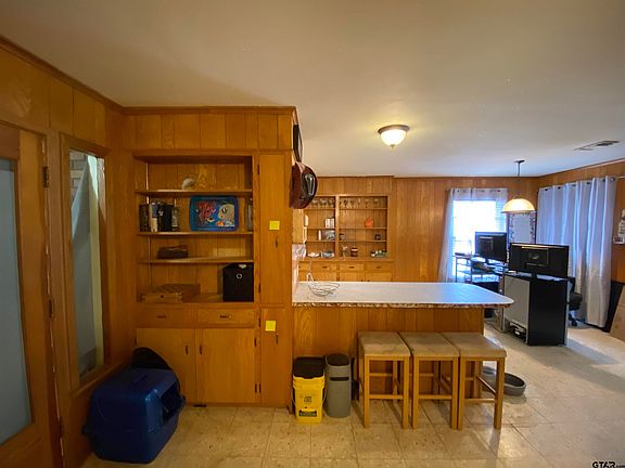 4th image of 1118 Palestine St