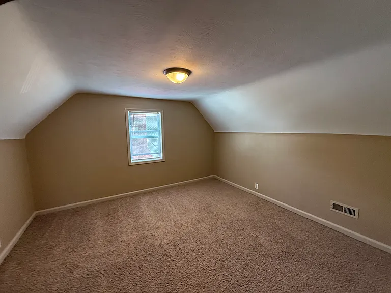 2119 Riverside Dr NE — Photo 6