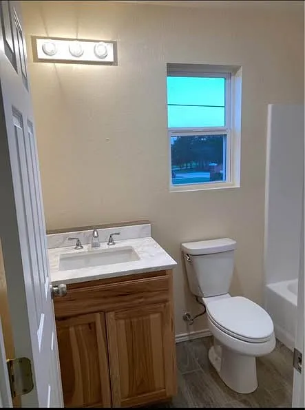 2 bed, 1000 sqft, $1,100 — Photo 1