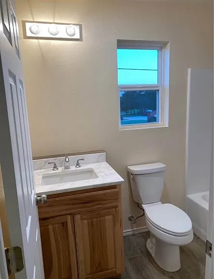 5916 Wilson St — Photo 1
