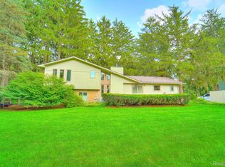 7929 Mount Tremblant Trl, Clarkston, MI 48348