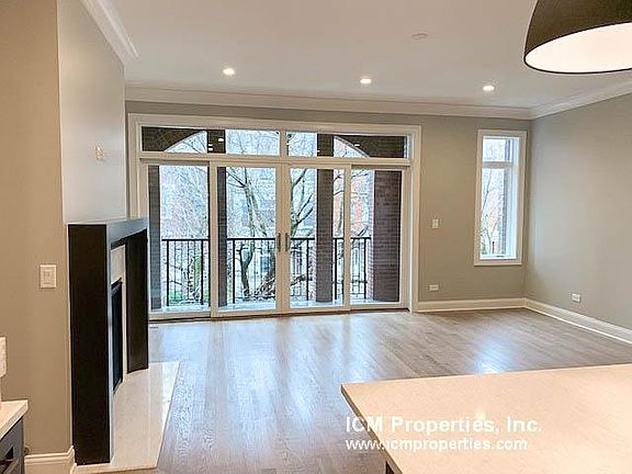 4th image of 2315 N Southport Ave #3J
