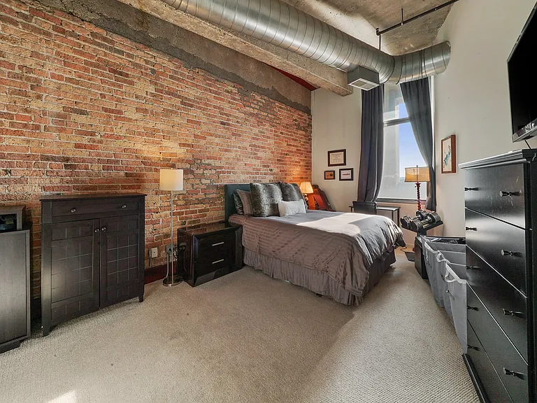 900 N Kingsbury St #800 — Photo 11