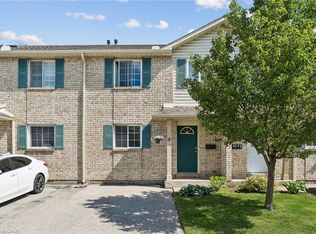 7470 Monastery Dr #4, Niagara Falls, ON L2H 3B3