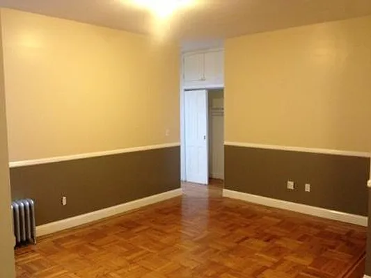 Rented by Standard Realty | media 21