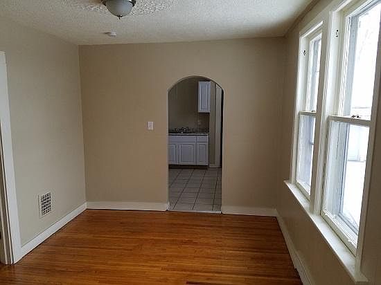 3rd image of 2772 Livingston Ave