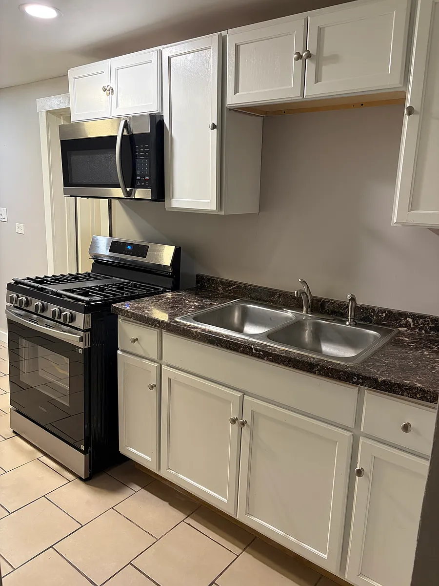 Building Photo - 3719 W Lyndale St #1