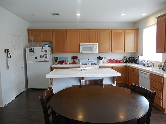 Kitchen/Eating Area